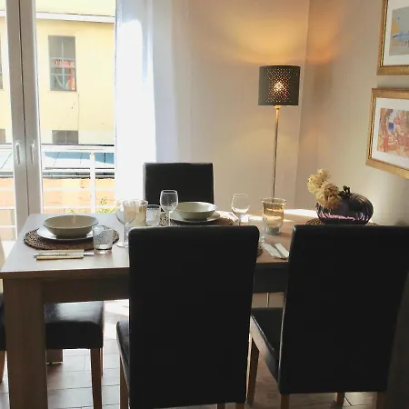 Elegant * Athens